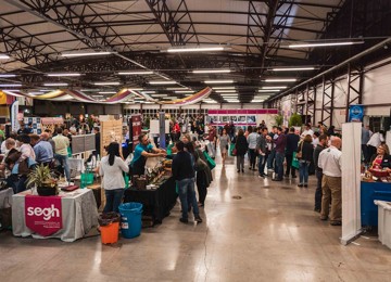 Mais de 900 pessoas, de 19 municípios da região Uva e Vinho, participaram do encontro e feira de negócios_Divulgação Eduardo Benini