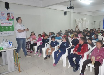 Após capacitação de estudantes e professores, projeto Plástico do Bem funciona por tempo indeterminado_ Arquivo Simplás